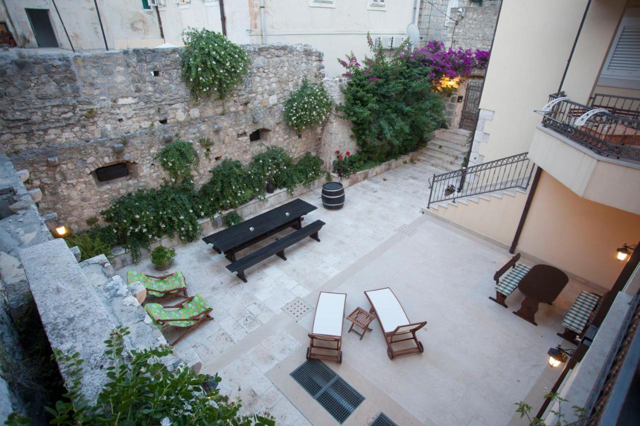 Old Town Studio Apartments มาคาร์สกา ภายนอก รูปภาพ