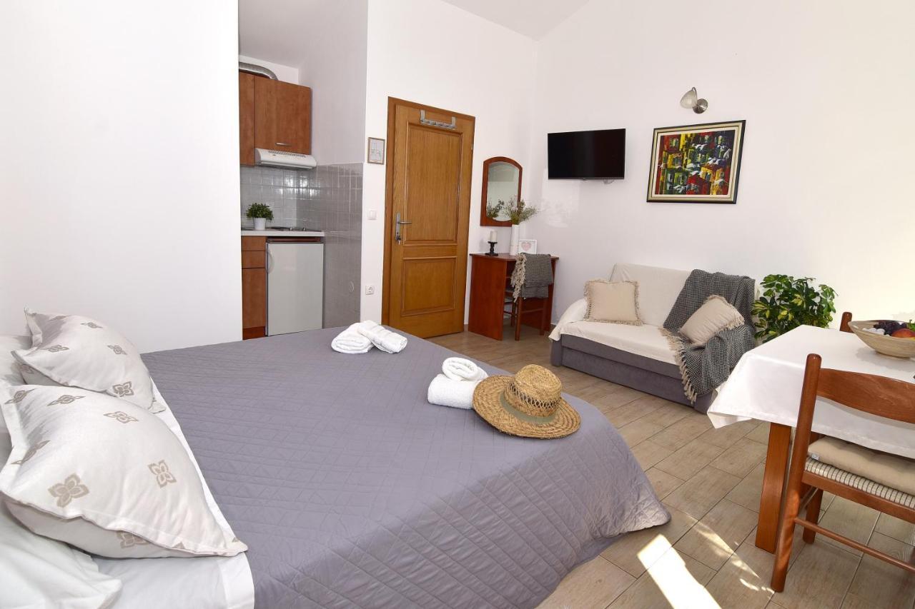 Old Town Studio Apartments มาคาร์สกา ภายนอก รูปภาพ