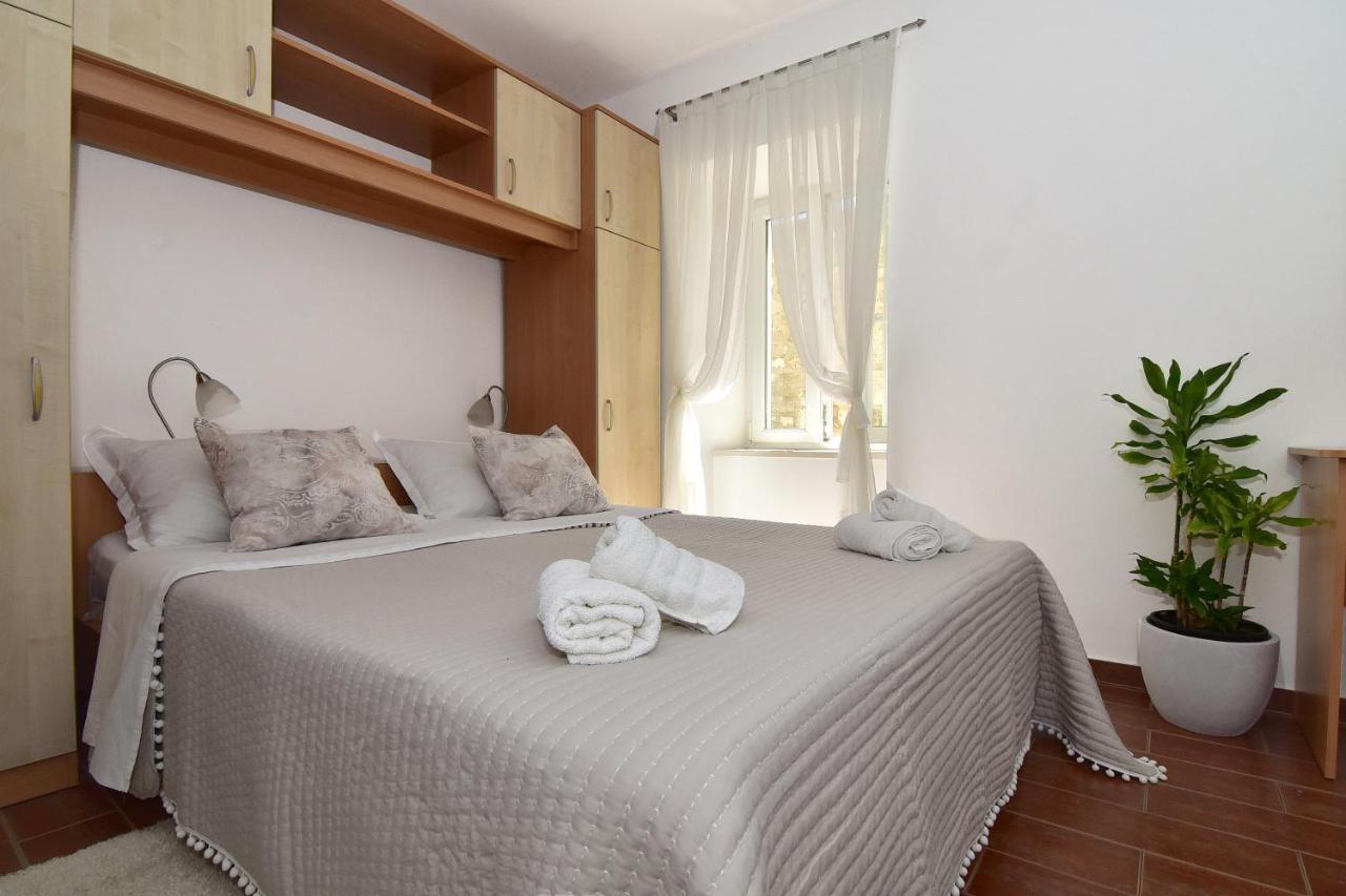 Old Town Studio Apartments มาคาร์สกา ภายนอก รูปภาพ